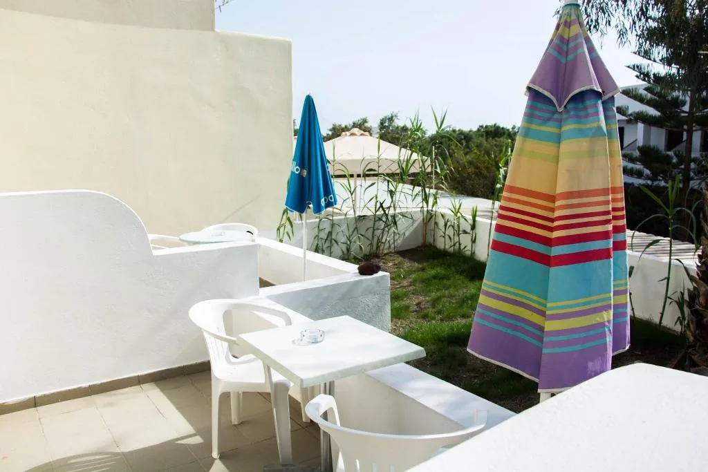 General view, Sail Inn, Santorini