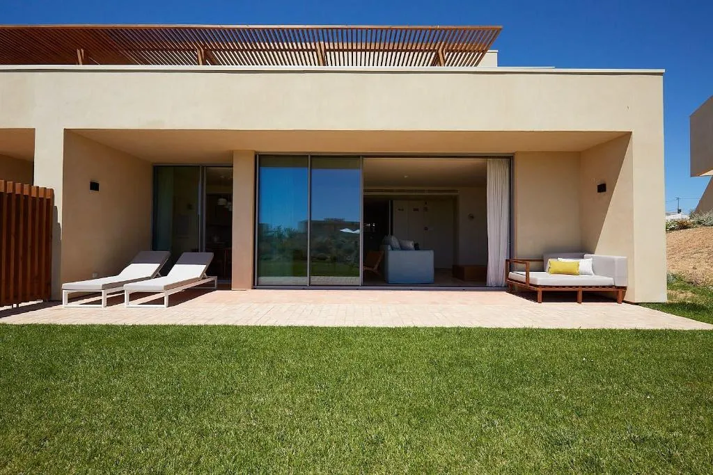 Room, White Shell Beach Villas, Algarve