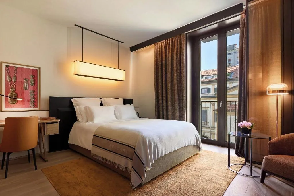 DOUBLE PREMIUM KING BED Room, Bulgari Milan, Milan