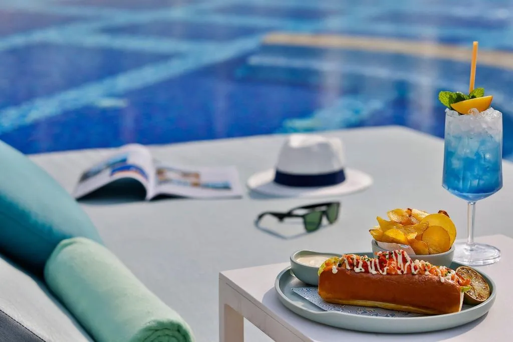 Pool, Marriott Resort Palm Jumeirah Dubai, Dubai
