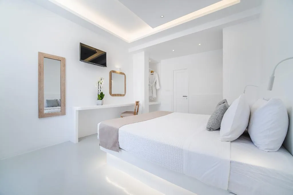 Room WITH VIEWS Room, Serenita Luxury Suites, Santorini