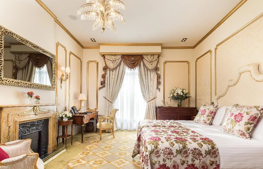 SUITE ONE BEDROOM Room, El Palace, Barcelona