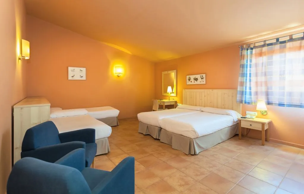 QUADRUPLE SUPERIOR Room, Vilar Rural de Cardona, Barcelona
