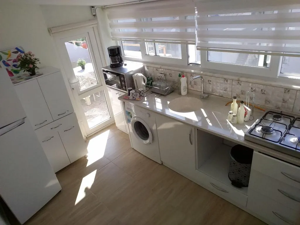 Room, Kamelya, Dalaman