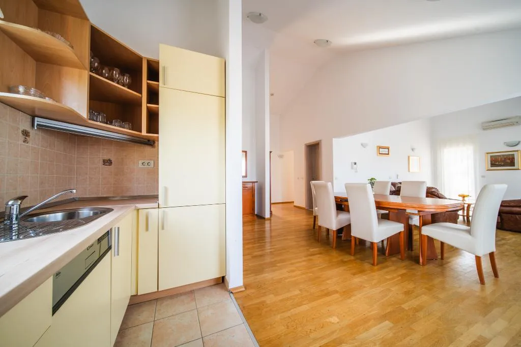 APARTMENT CAPACITY 8 Room, Pervanovo Apartments, Dubrovnik