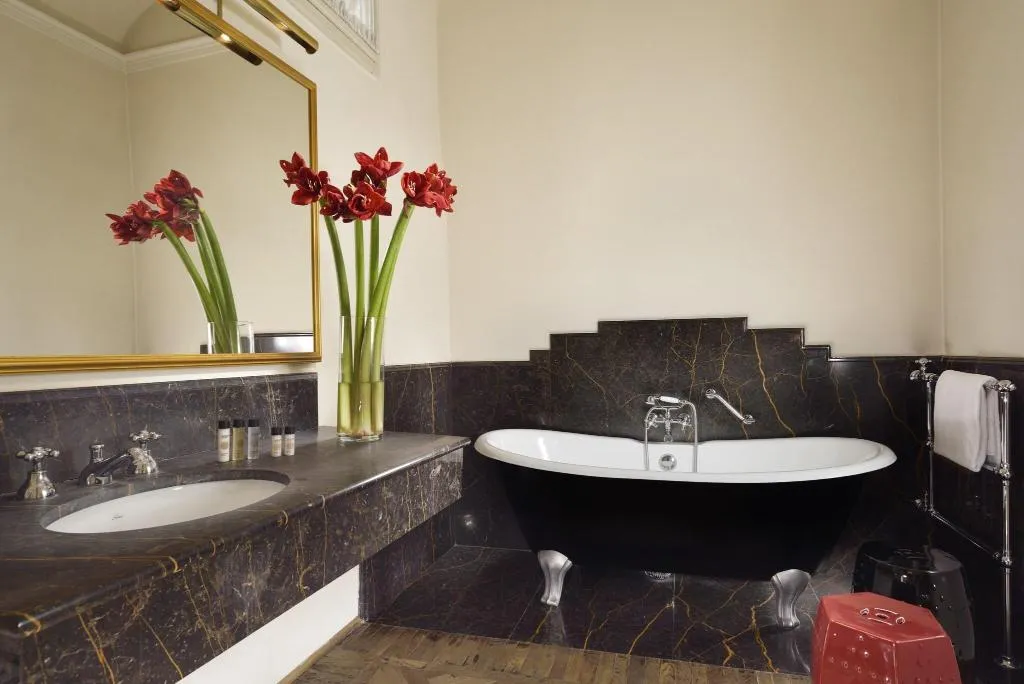JUNIOR SUITE KING SIZE BED Room, Palazzo Di Camugliano, Florence