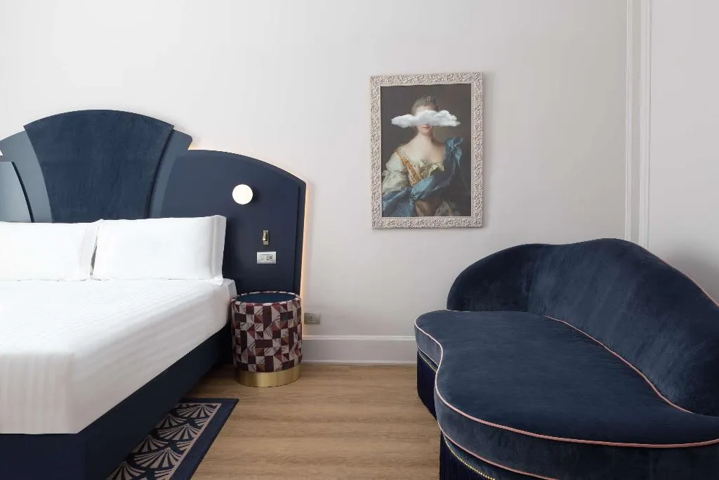 JUNIOR SUITE KING SIZE BED Room, Anglo American Hotel Florence, Curio Collection, Florence