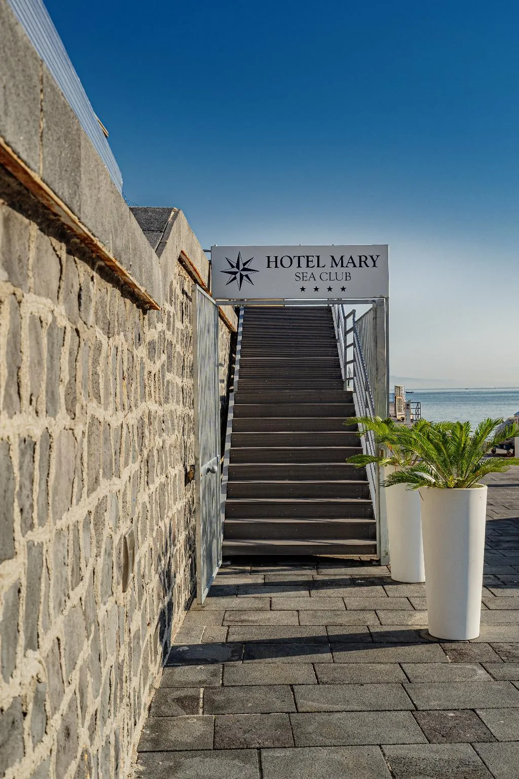 Beach, Mary Hotel, Naples