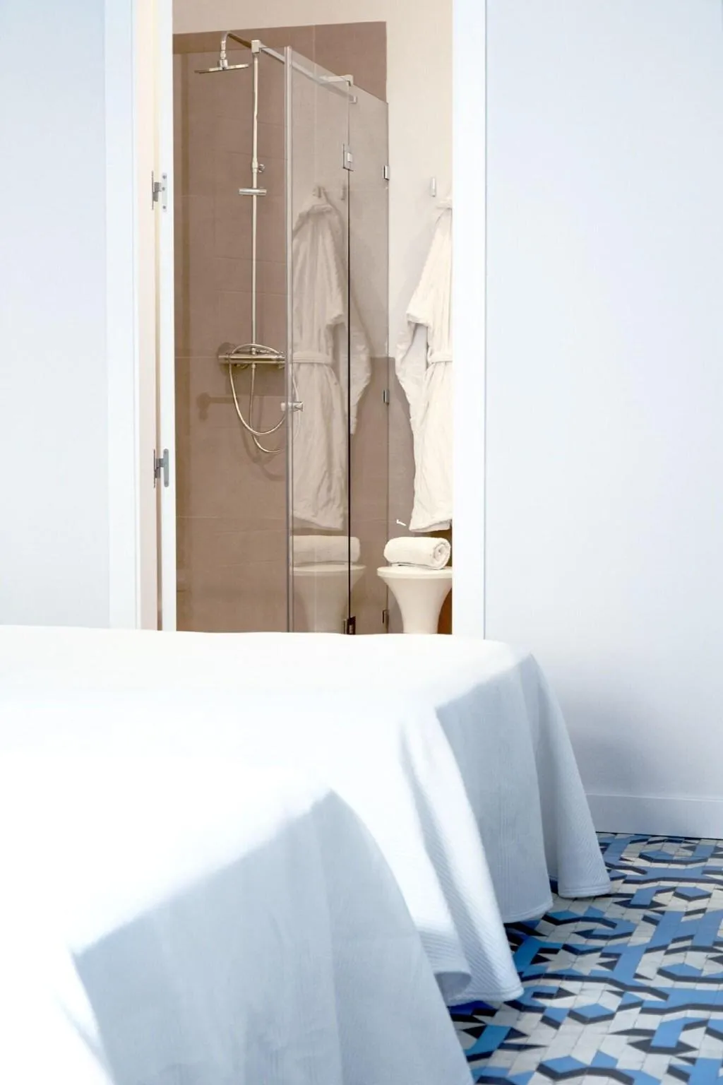 Room, L'Esplai Valencia, Valencia