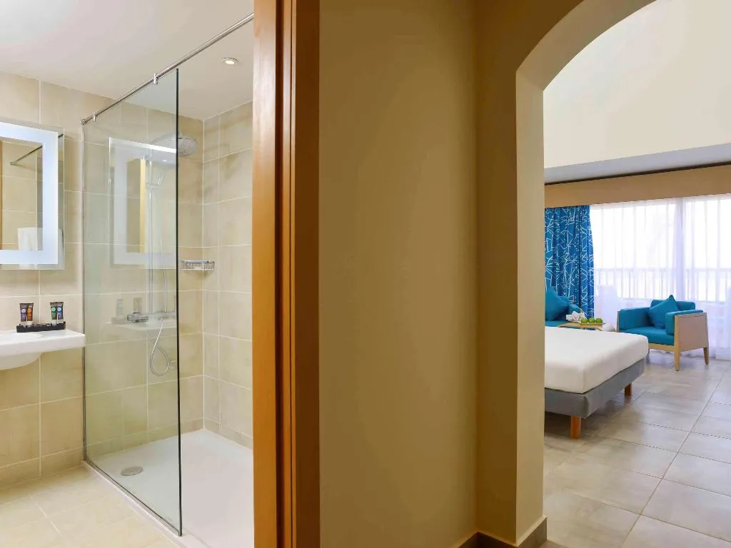 DOUBLE SEA FRONT Room, Novotel Marsa Alam Beach Resort, Red Sea Riviera