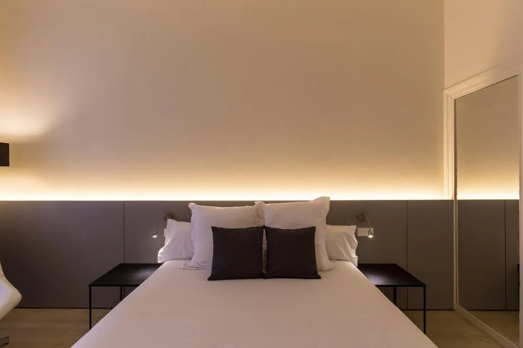 Room, Izaila Plaza Catalunya, Barcelona