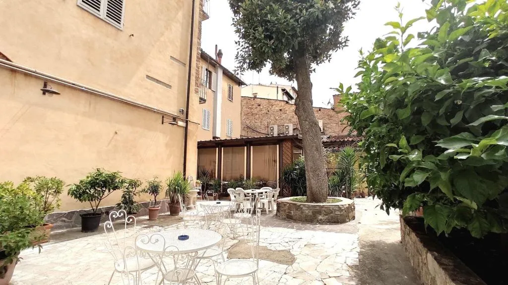 Terrace, Rita Major, Florence