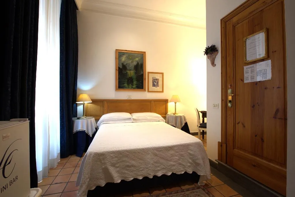 DOUBLE BASIC Room, Locanda Cairoli Hotel, Rome