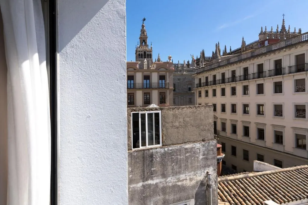 Room, Puerta Catedral Vinuesa15, Seville