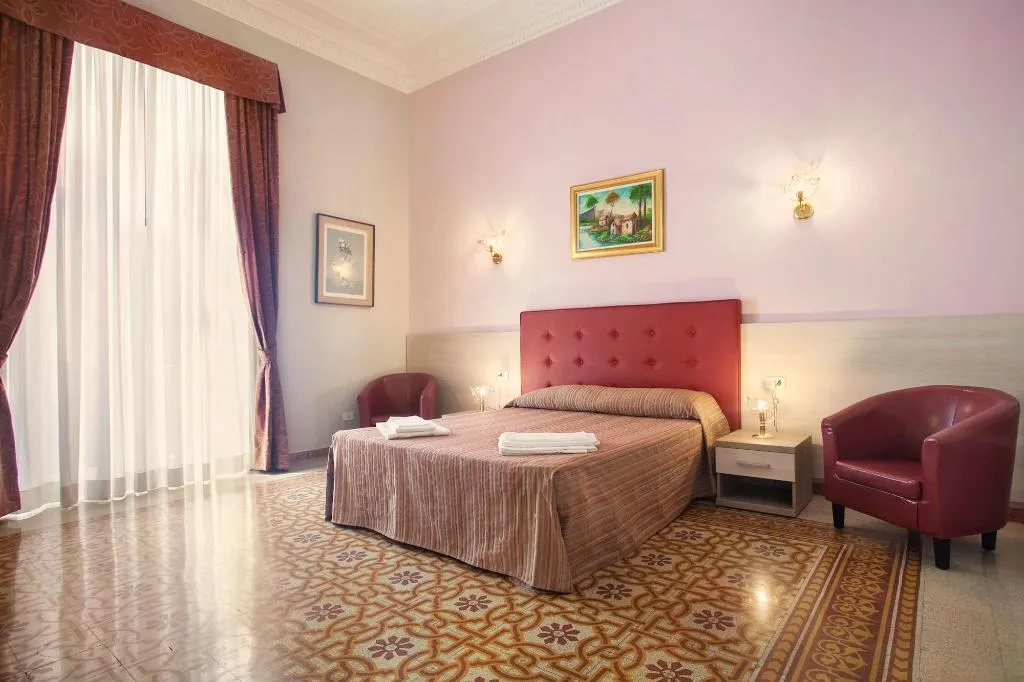 Room, Domus Napoleone, Naples