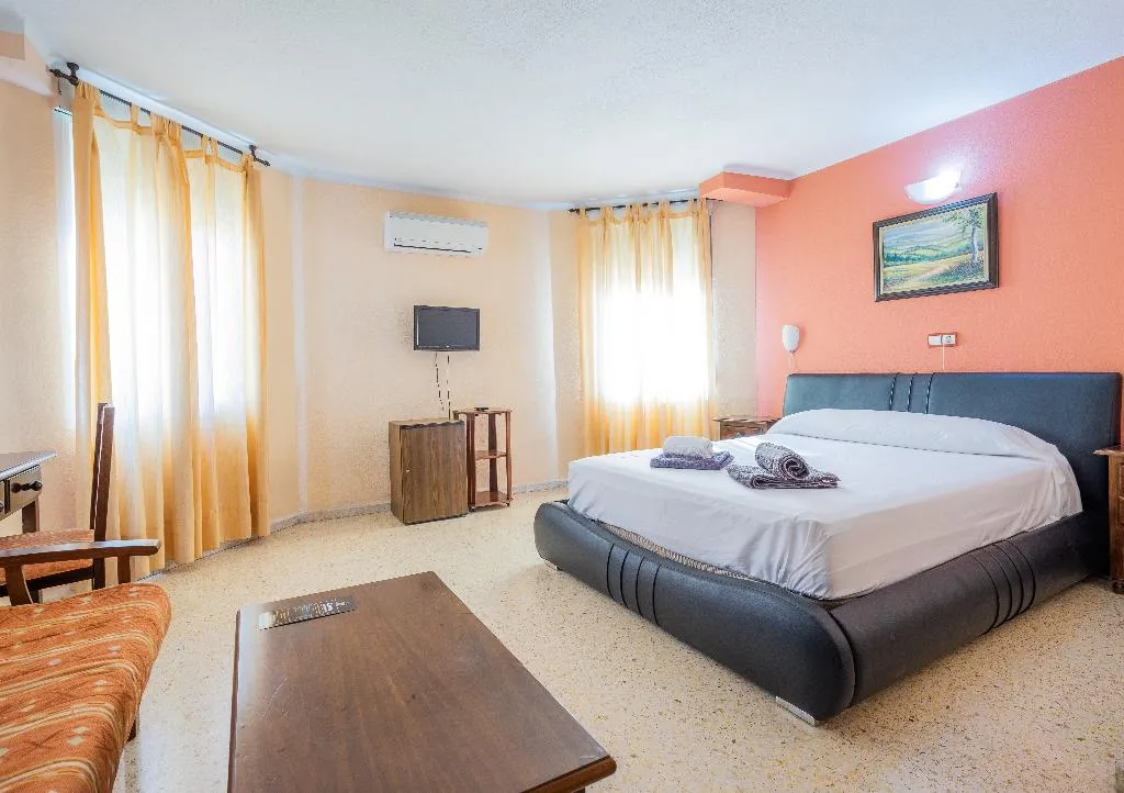 SINGLE BASIC Room, Hotel Velis, Costa Del Sol