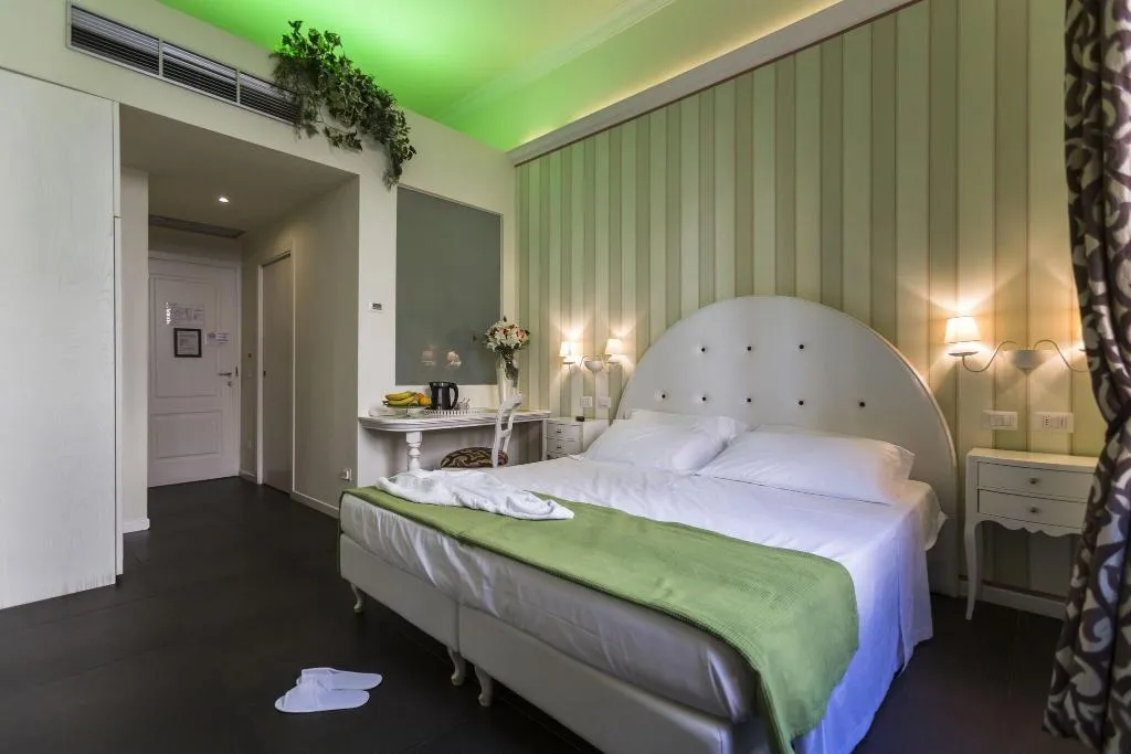 DOUBLE DELUXE KING BED Room, La Casa Di Morfeo, Florence