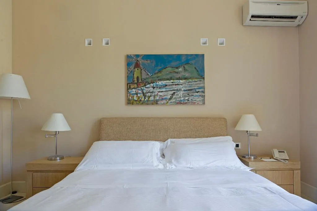 DOUBLE STANDARD Room, Palazzo Brunaccini, Palermo