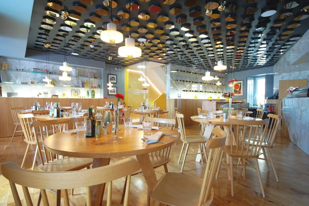 Restaurant, Solar Dos Mouros, Lisbon