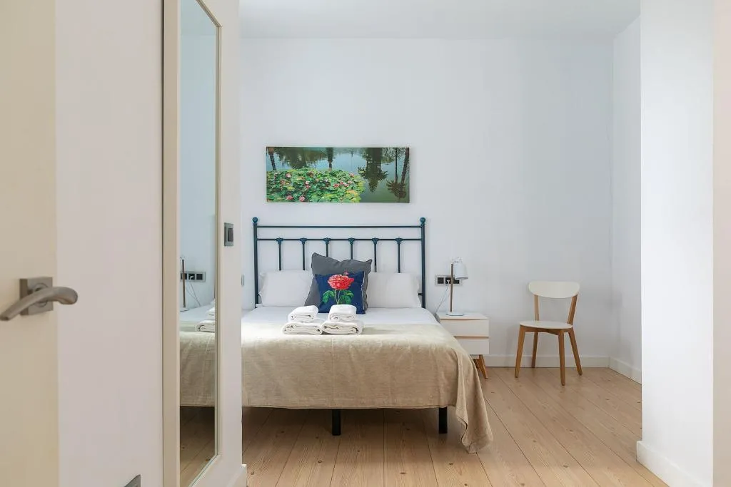 APARTMENT TWO BEDROOMS Room, Holiday Rentals Tempa Museo, Seville