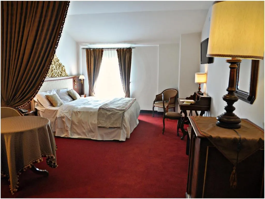 JUNIOR SUITE CAPACITY 3 Room, Villa Condulmer, Venice