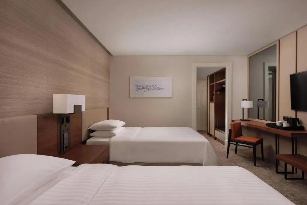 TWIN WITH BALCONY Room, Marriott Hotel Lisbon, Lisbon