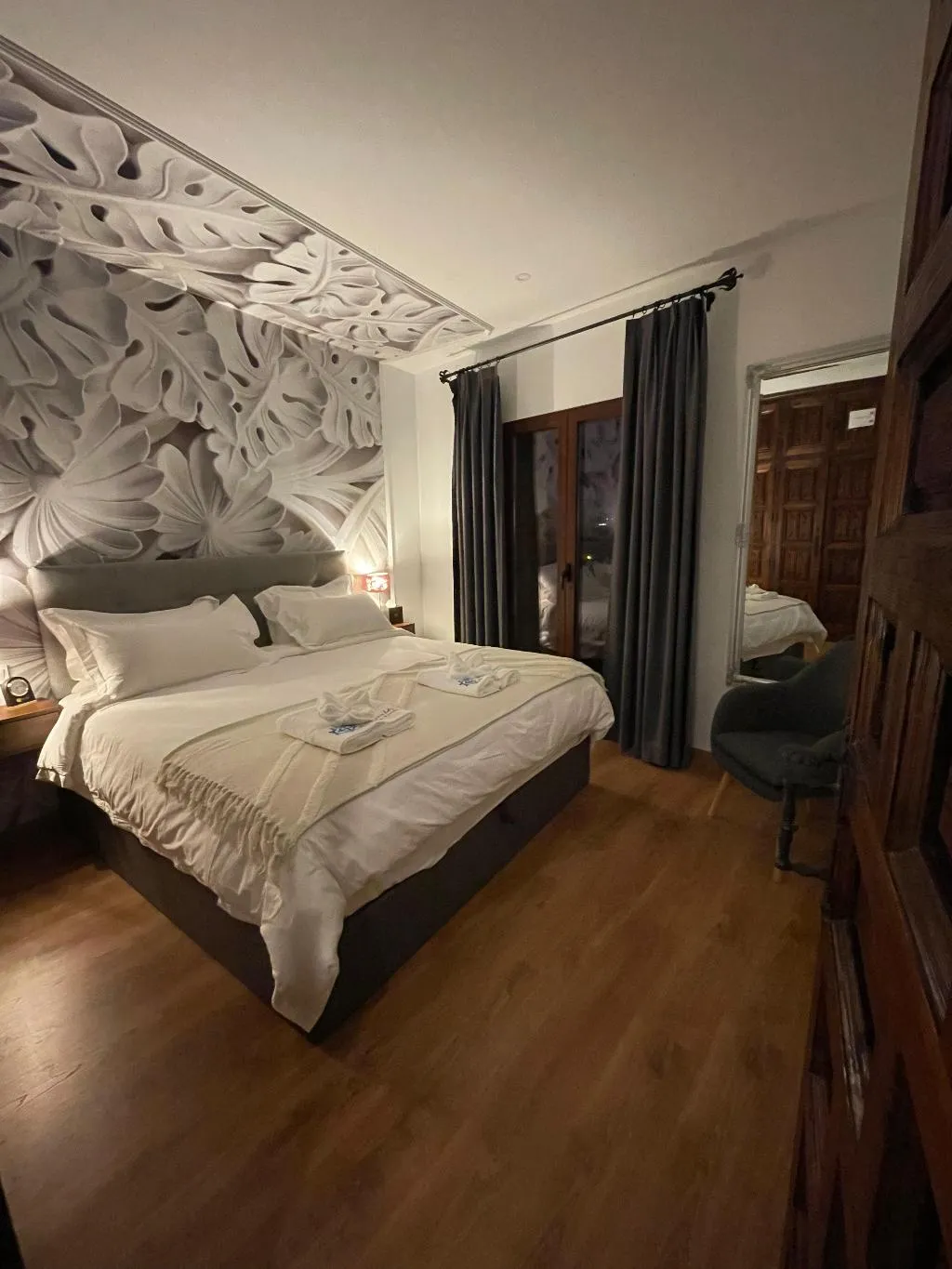 DOUBLE DELUXE ONE BED Room, Cason De Los Lopez Apartments, Madrid
