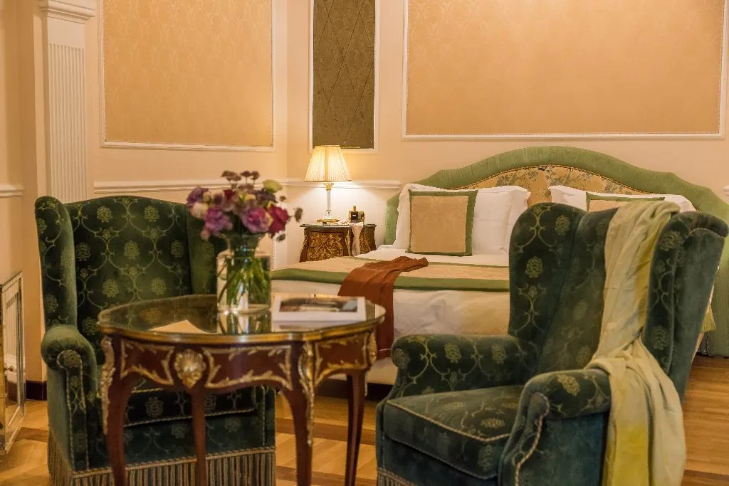 JUNIOR SUITE STANDARD Room, Bernini Palace, Florence