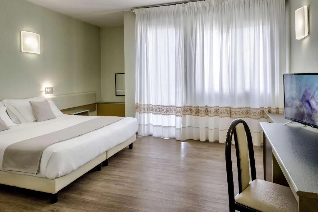 DOUBLE QUEEN SIZE BED Room, Best Western Hotel Residence Italia, Cagliari