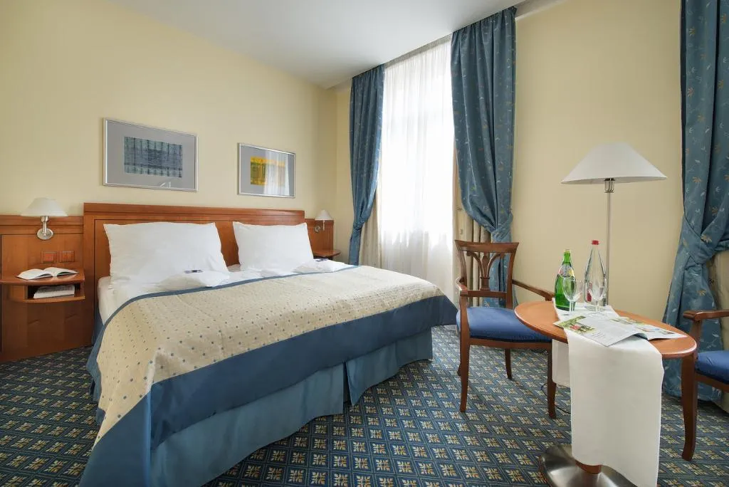 Double or Twin BUSINESS Room, Ramada Prague City Centre, Prague