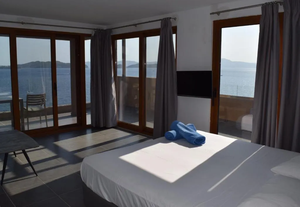 JUNIOR SUITE STANDARD Room, Kanapitsa Cape, Skiathos