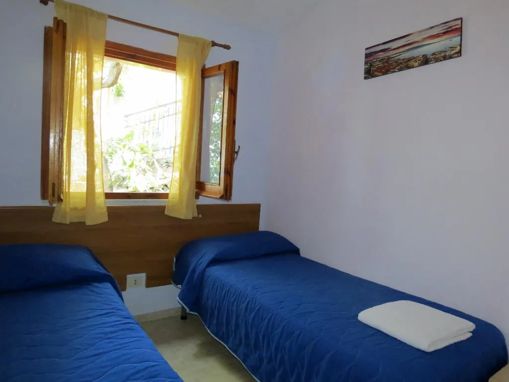 CHALET CAPACITY 4 Room, Baia Serena, Naples