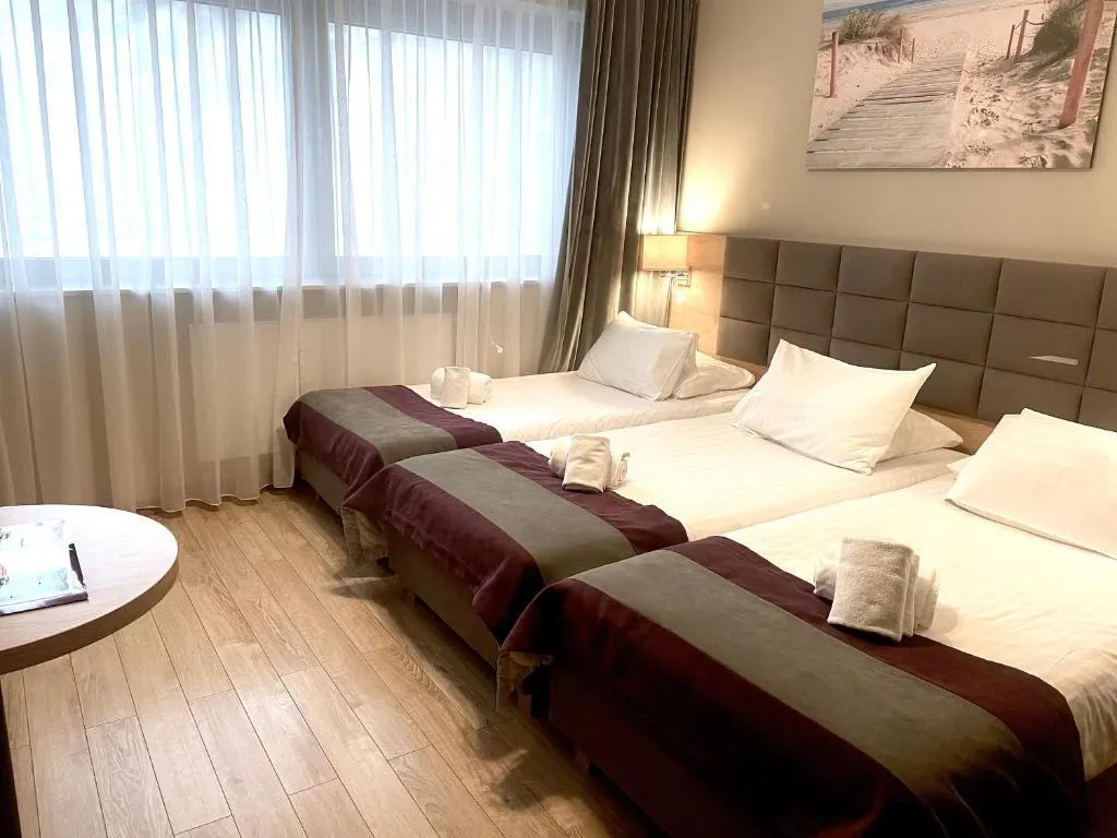TRIPLE STANDARD Room, Conrad Comfort Hotel, Krakow