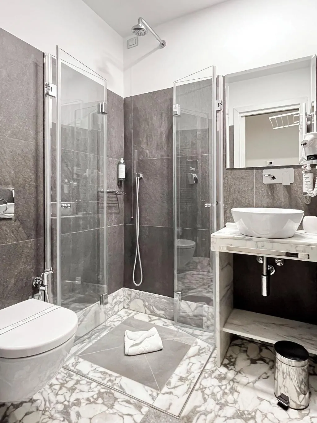 SINGLE STANDARD Room, Hotel La Scala, Florence