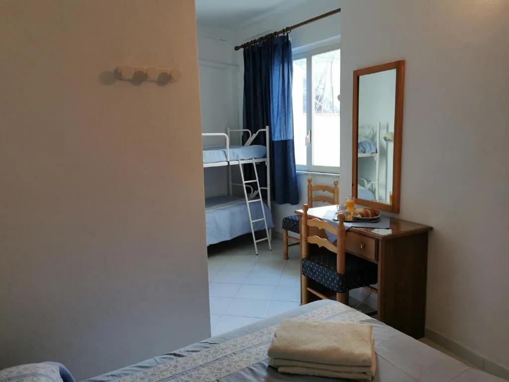 QUADRUPLE STANDARD Room, La Maggioressa, Naples