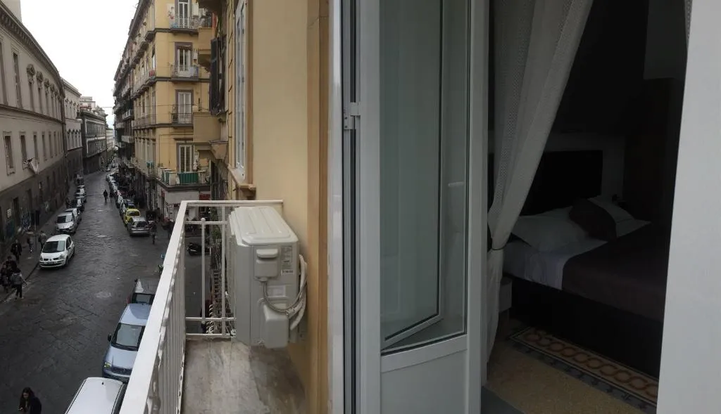 General view, MB95 - Mezzocannone Luxurious Bed&Breakfast, Naples