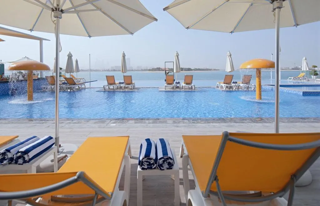 Terrace, C Central Resort The Palm Dubai, Dubai