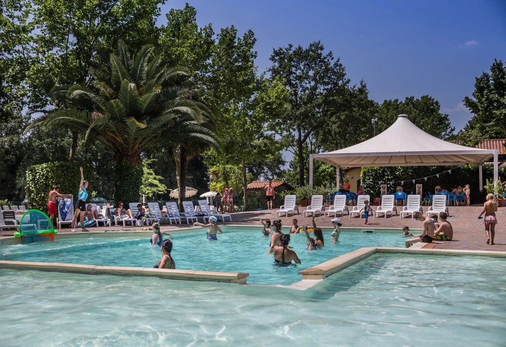 Pool, hu I Pini Village, Rome