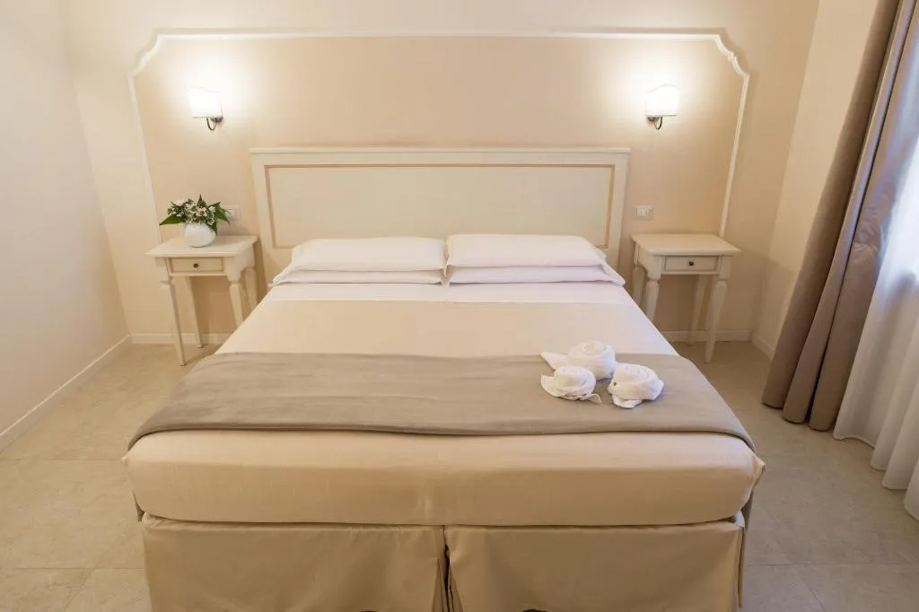 Room, Dimora Salviati, Florence