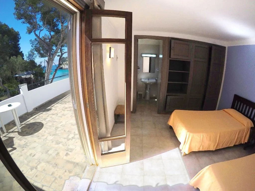 Room, Hostal Playa Cala Santanya, Majorca