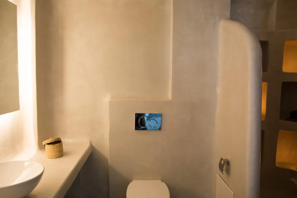 SUITE WITH JACUZZI Room, Amphitrite Suites Santorini, Santorini