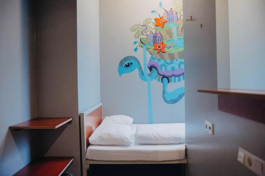SINGLE STANDARD Room, ClinkNoord Hostel, Amsterdam