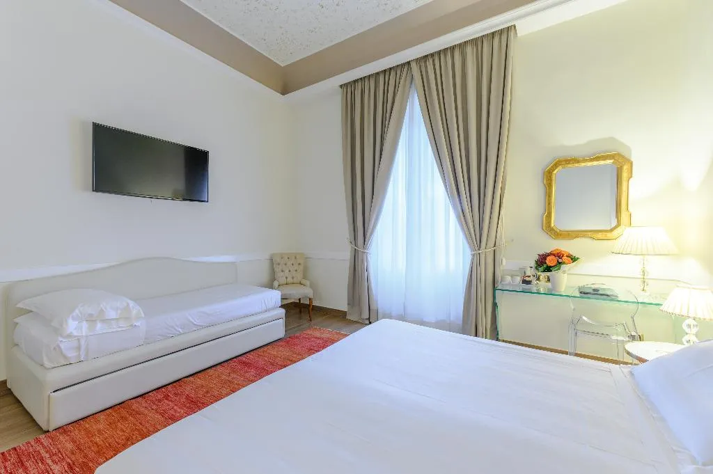 QUADRUPLE STANDARD Room, Kraft, Florence