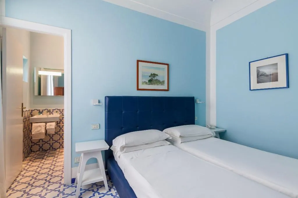 TRIPLE ECONOMY Room, Hotel Mignon, Naples
