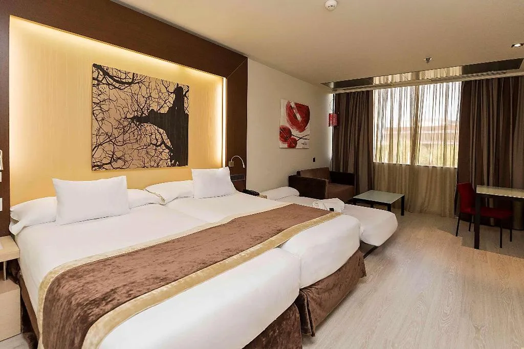 TRIPLE STANDARD Room, Melia Avenida America, Madrid