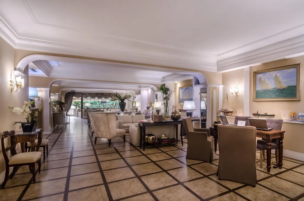 Lobby, Martini, Olbia