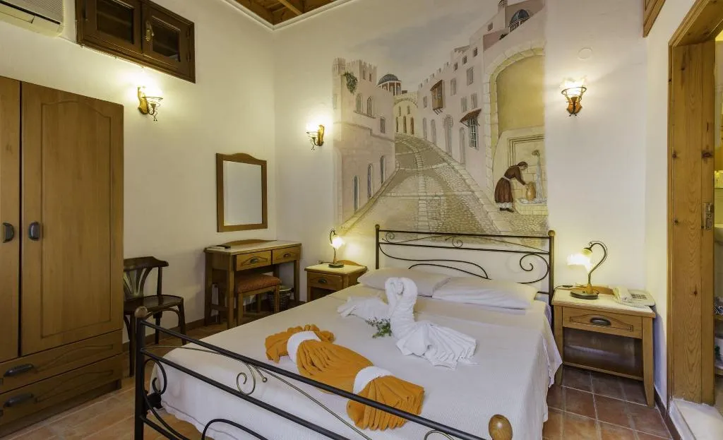 Room, Camelot, Rhodes