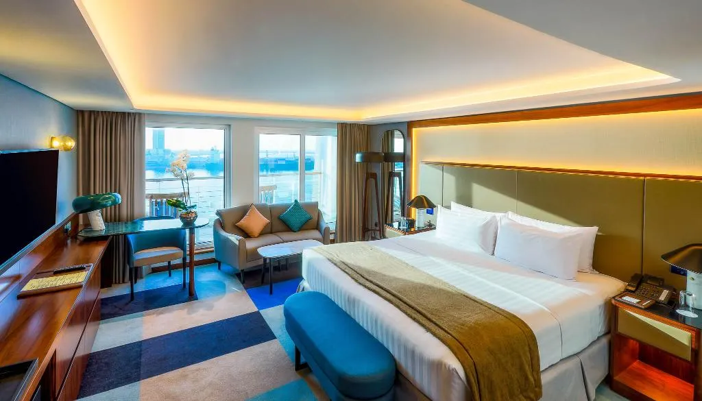 Room, Queen Elizabeth 2, Dubai