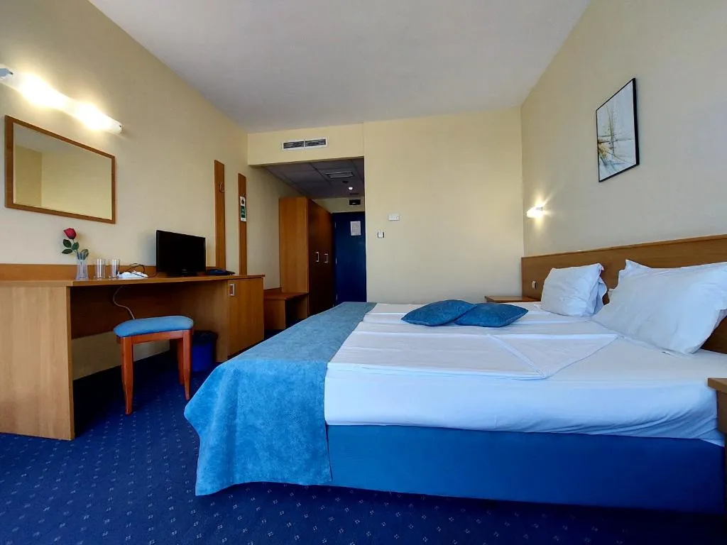 TRIPLE STANDARD Room, Aquamarine Hotel, Bourgas