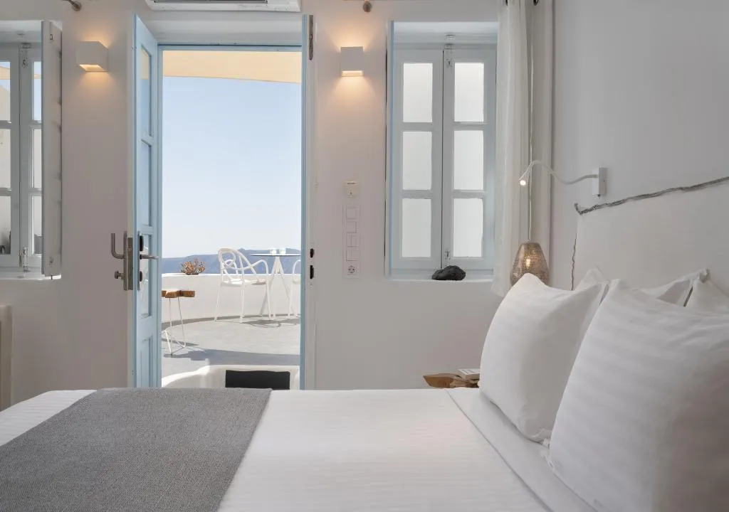 JUNIOR SUITE SEA VIEW Room, Infinity Suites & Dana Villas, Santorini